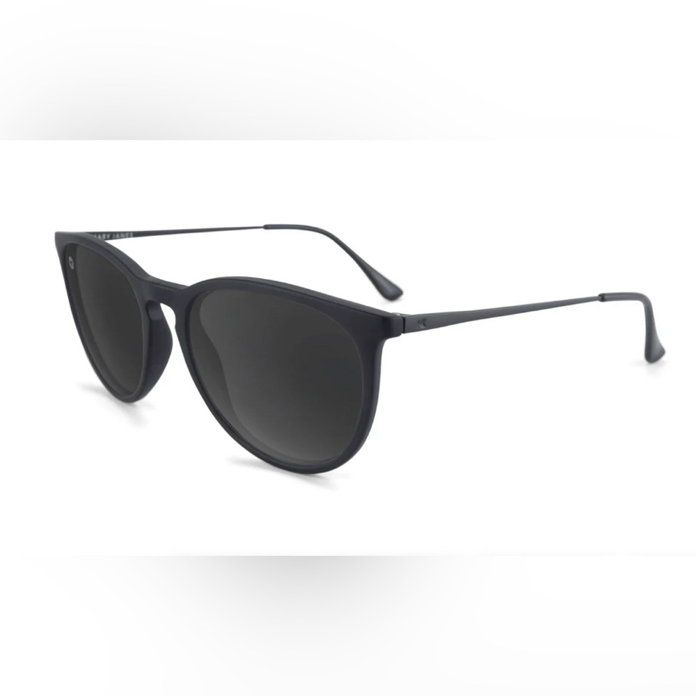 Sunglasses black on black Mary Janes